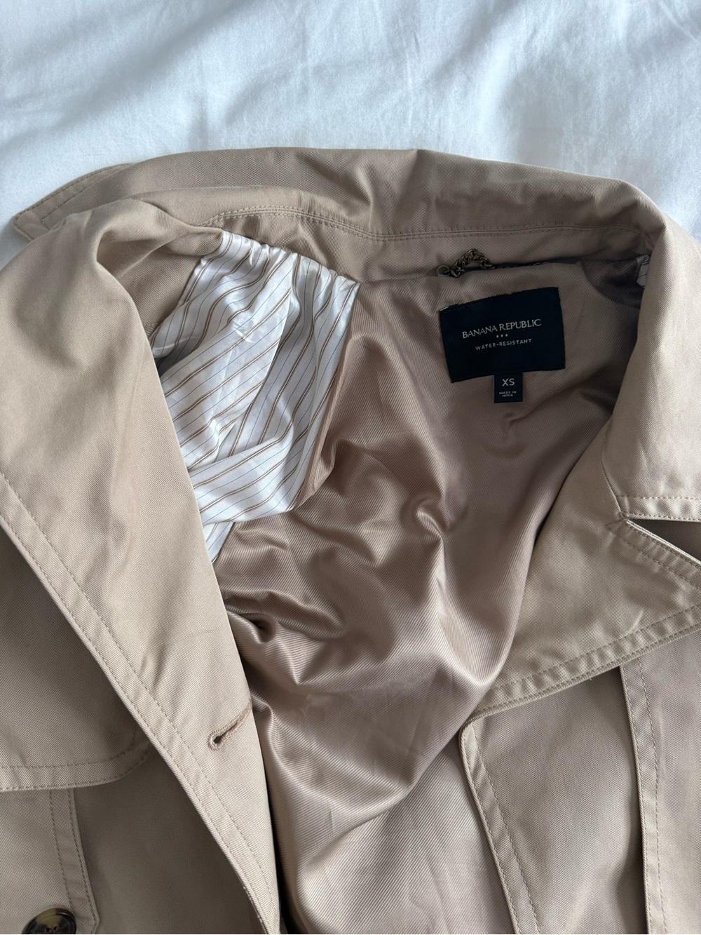 Banana Republic Tan Cropped Trench Jacket - Picture 3 of 3